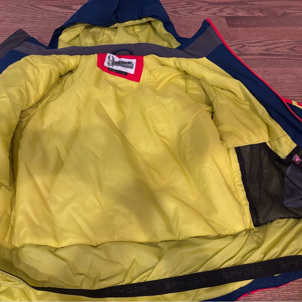 Spyder Insulated Challenger Ski Jacket and Propulsion ski pants - Picture 5 of 10